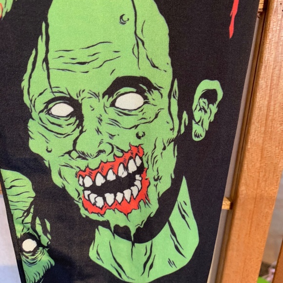 Hot Topic Zombie Print Leggings - Picture 9 of 11
